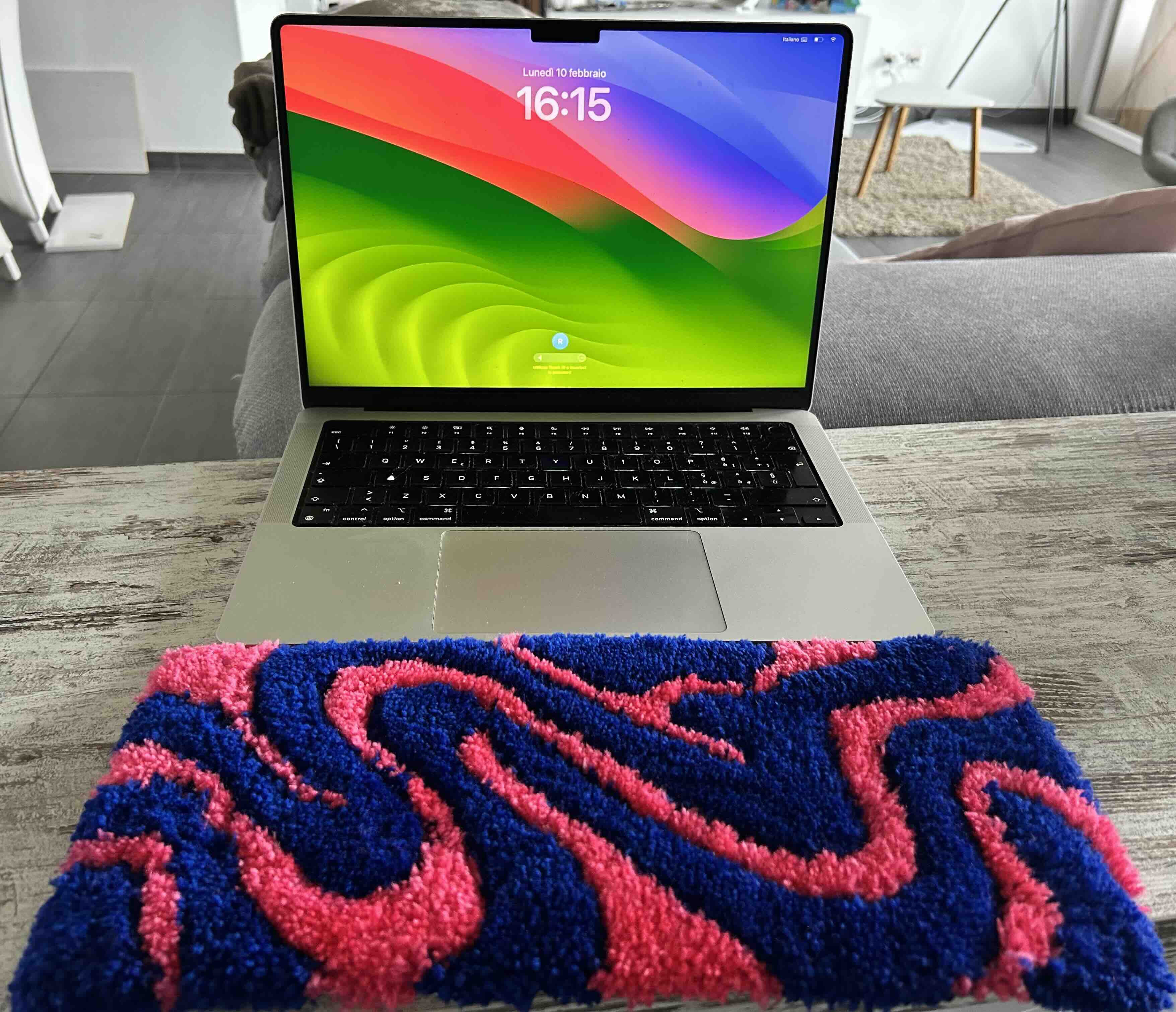 Tappeto tufting artigianale colorato